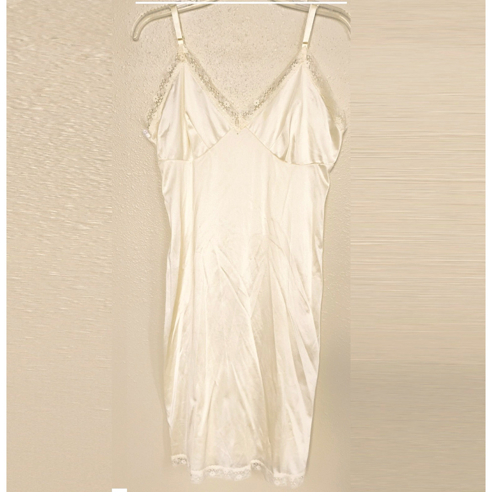 DuPont Antron III Nylon Full Slip ~ Size S